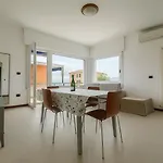 Apartment Welcome Riviera-primavera 1a- Vista Mare- Spazioso E Comodo Appartamento-2 Bagni-wifi-aria Condizionata In Ogni Stanza-garage A Pagamento 15 Euro Al Giorno *