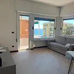 Welcome Riviera-primavera 1a- Vista Mare- Spazioso E Comodo Appartamento-2 Bagni-wifi-aria Condizionata In Ogni Stanza-garage A Pagamento 15 Euro Al Giorno Apartment Rapallo