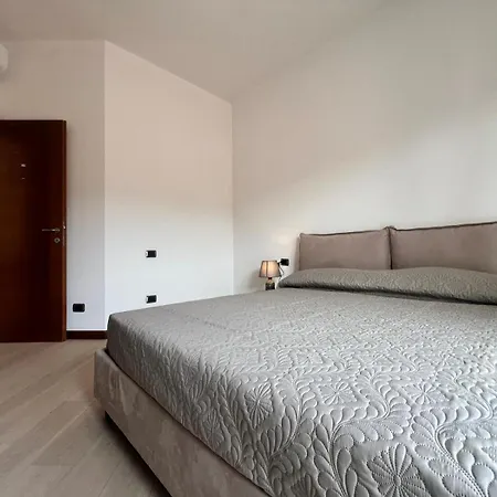 Apartment Welcome Riviera Primavera 1a Vista Mare- Spazioso E Comodo Appartamento-wifi-aria Condizionata Garage A Pagamento 15 Euro Al Giorno