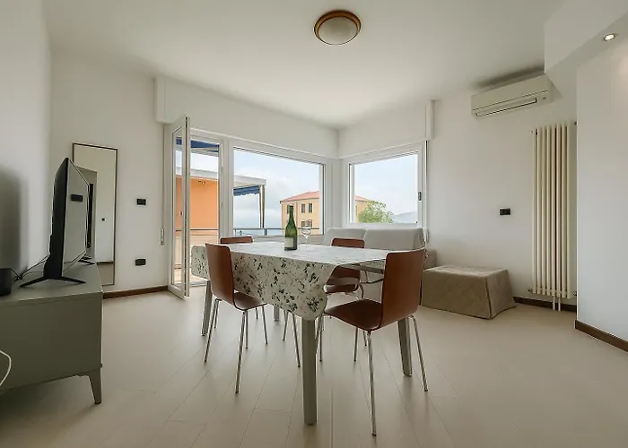 Apartamento Welcome Riviera-primavera 1a- Vista Mare- Spazioso E Comodo Appartamento-2 Bagni-wifi-aria Condizionata In Ogni Stanza-garage A Pagamento 15 Euro Al Giorno *